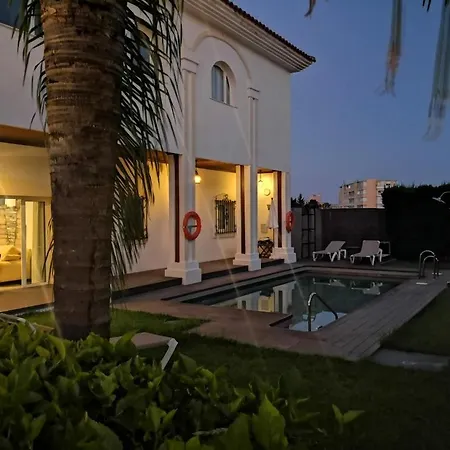 Готель La Luna Blanca 2*