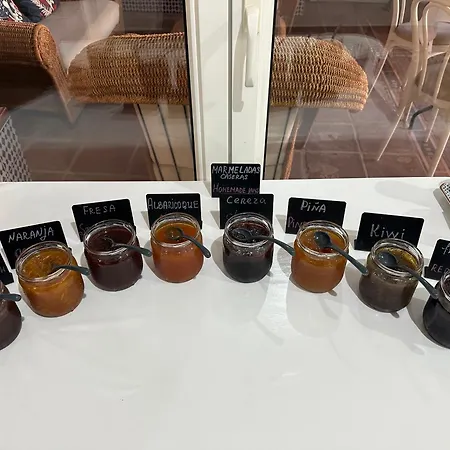 白色月亮酒店 酒店