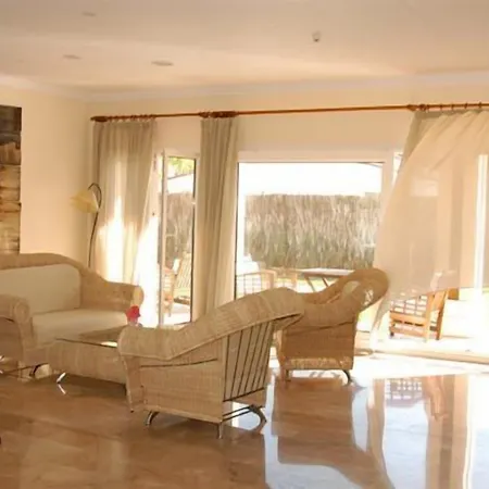 La Luna Blanca Готель